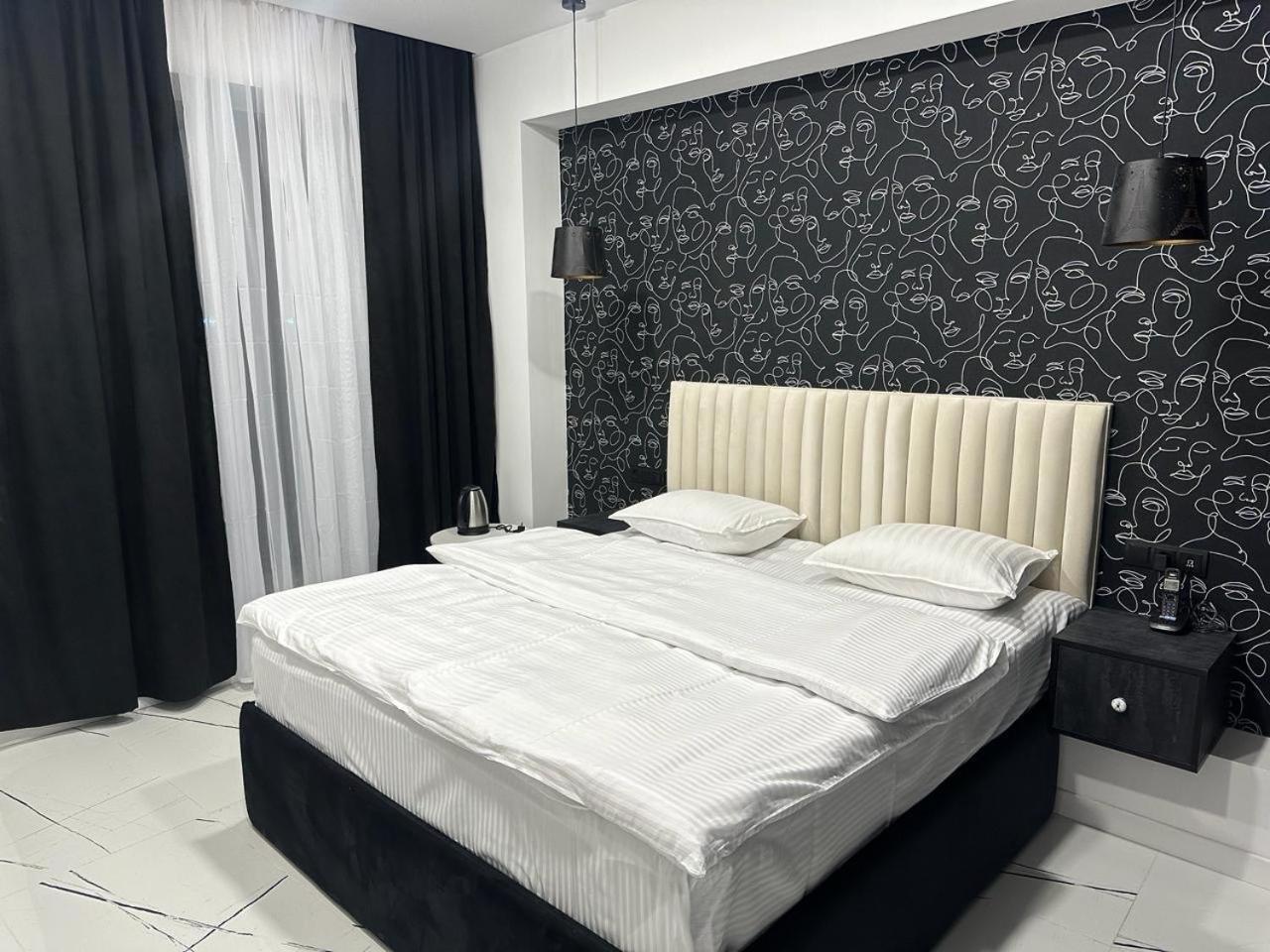 Hotel Lux Plaza
