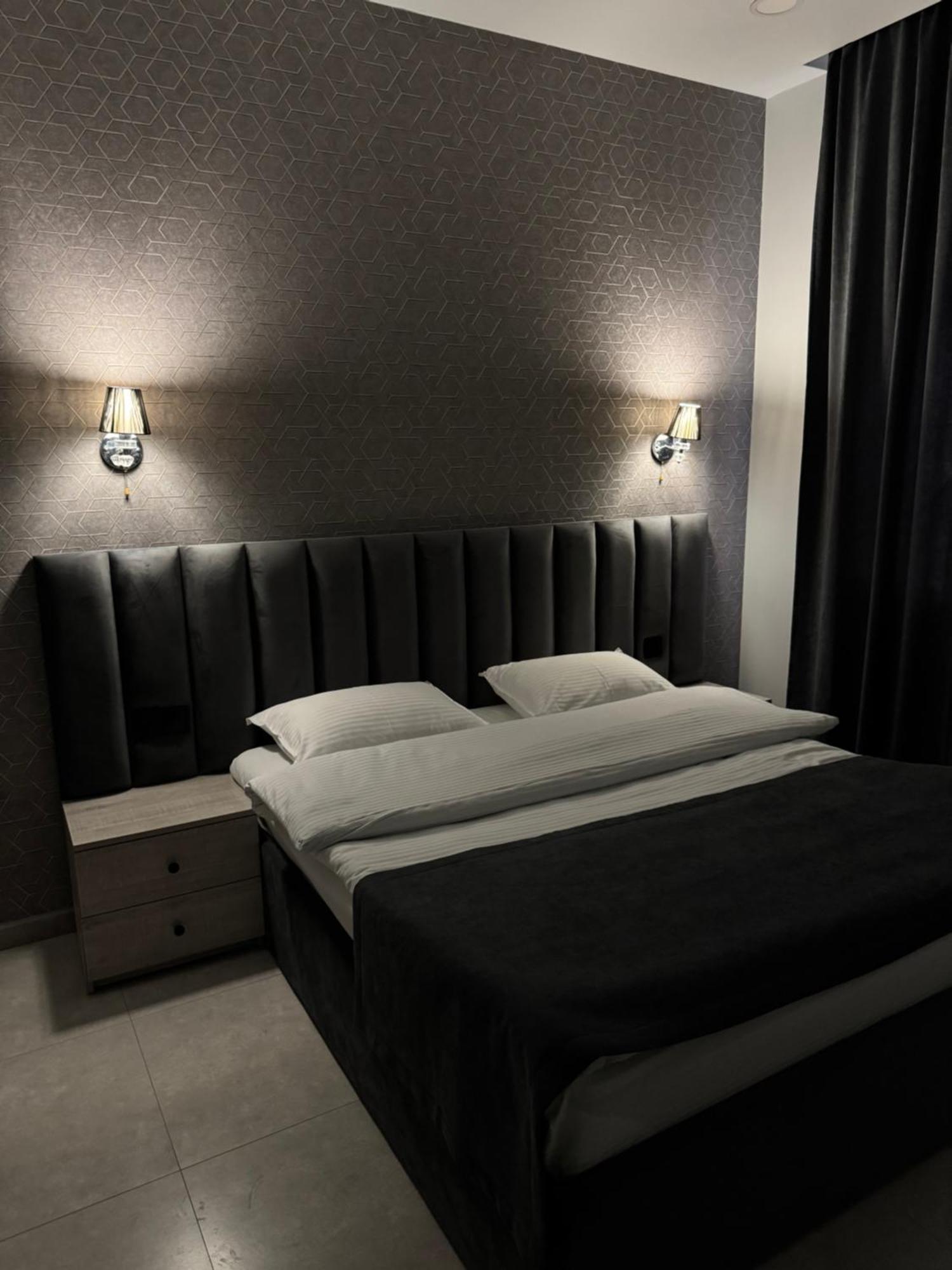 Lux Plaza P'arak'ar