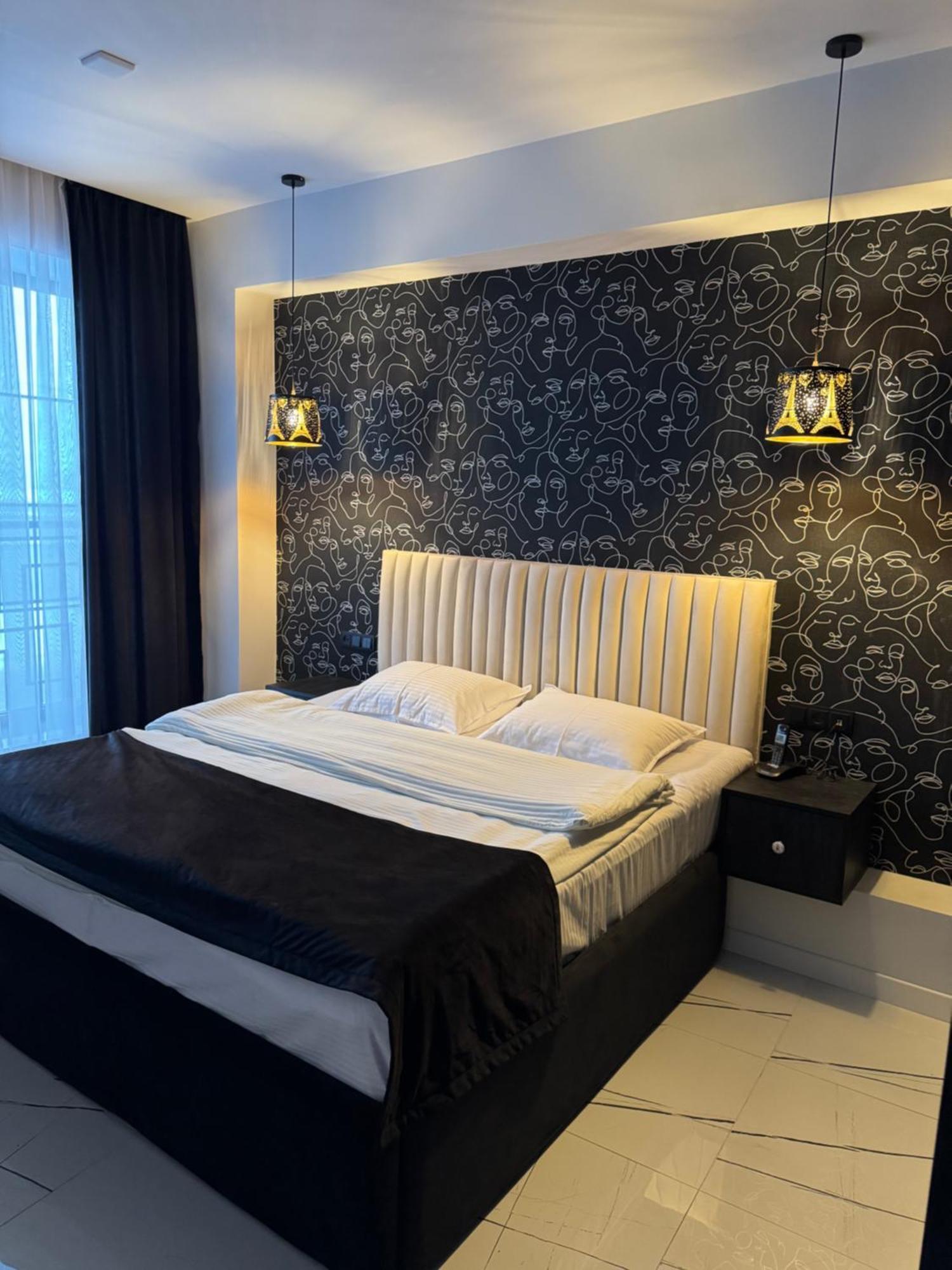 Lux Plaza 4* P'arak'ar